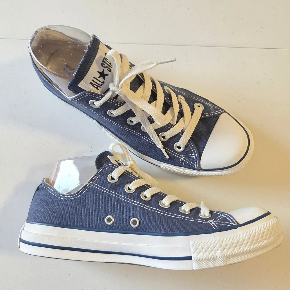 Converse Chuck Taylor All Star Low Top Navy Blue Canvas Sneakers Men 6.5 Wmn 8.5